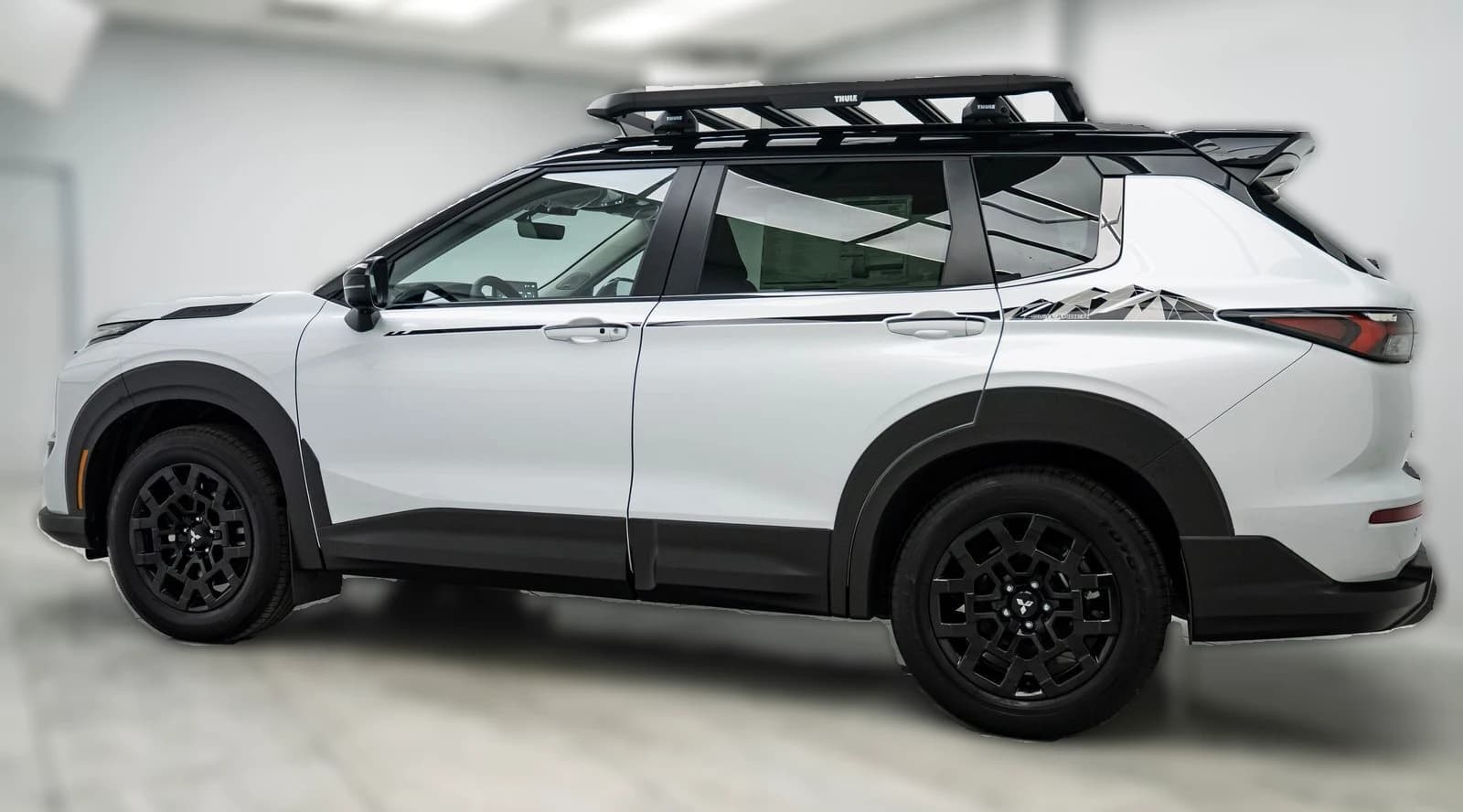 Mitsubishi Outlander Trail Edition S-AWC 2026 — side view