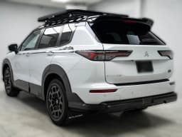 Mitsubishi Outlander Trail Edition S-AWC 2026 — side view