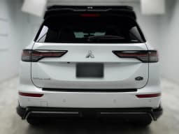 Mitsubishi Outlander Trail Edition S-AWC 2026 — side view