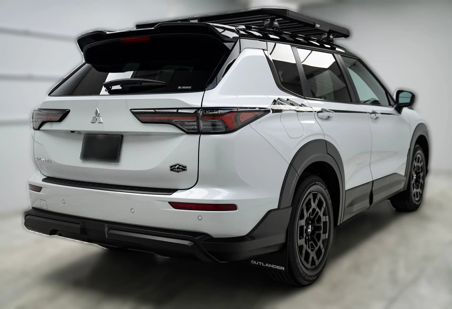 Mitsubishi Outlander Trail Edition S-AWC 2026 — side view