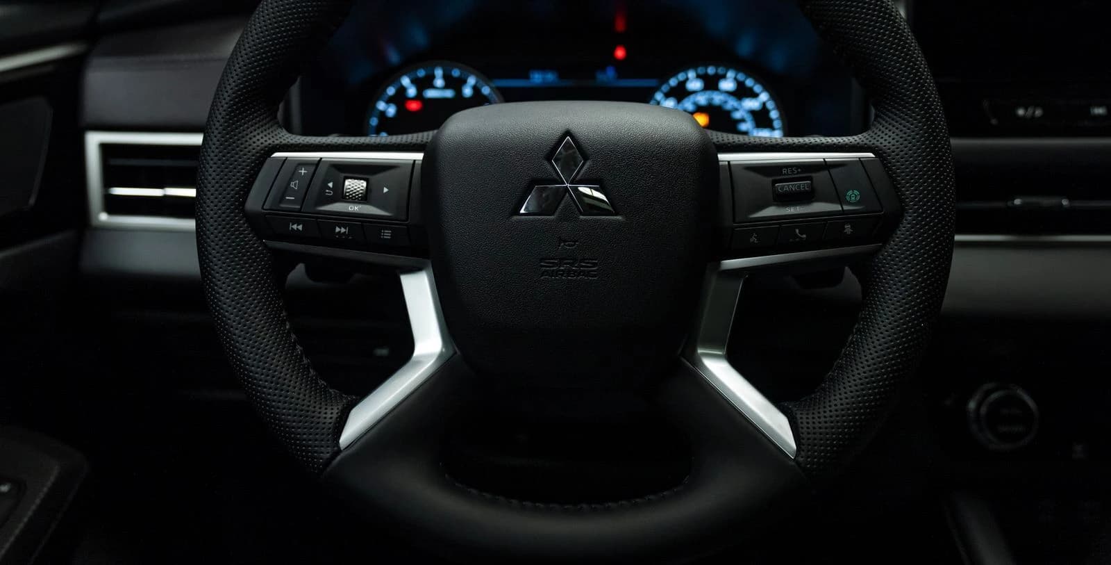 Mitsubishi Outlander Trail Edition S-AWC 2026 — side view