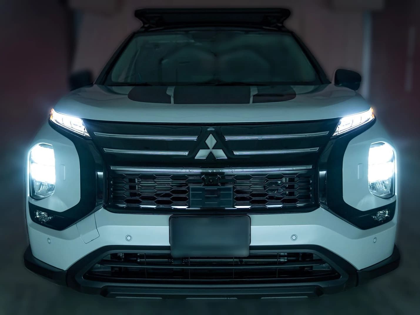 Mitsubishi Outlander Trail Edition S-AWC 2026 — side view