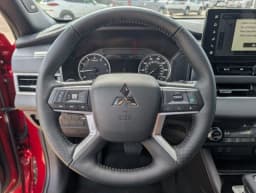 Mitsubishi Outlander SE S-AWC 2026 — side view