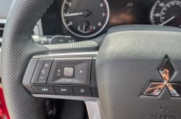 Mitsubishi Outlander SE S-AWC 2026 — side view
