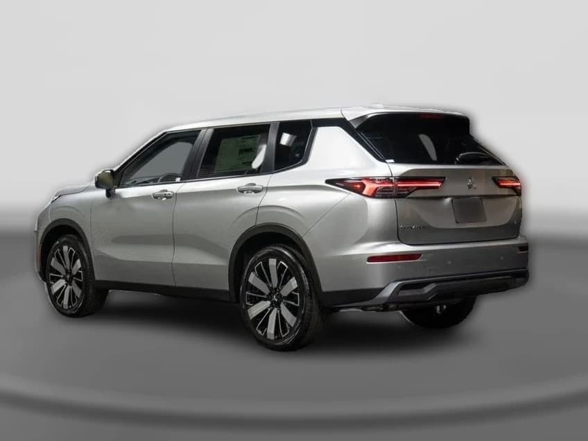Mitsubishi Outlander SE S-AWC 2026 — side view