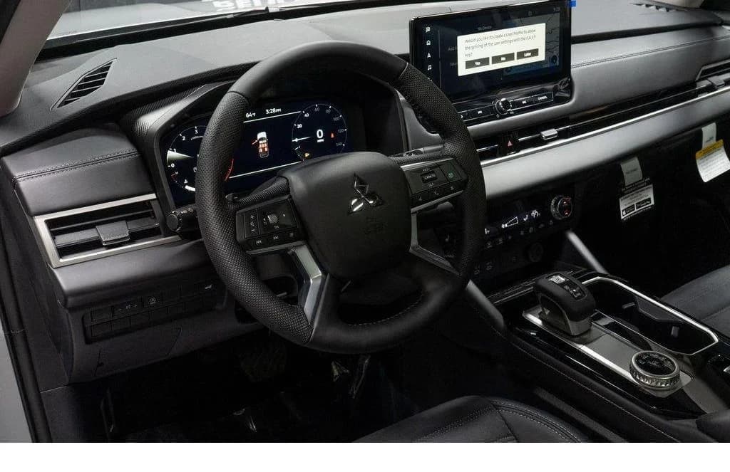 Mitsubishi Outlander SE S-AWC 2026 — side view
