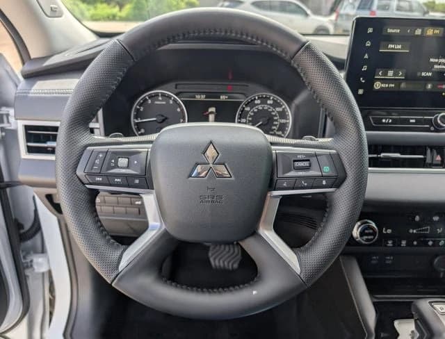 Mitsubishi Outlander Trail Edition S-AWC 2026 — side view