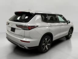 Mitsubishi Outlander SE S-AWC 2026 — side view