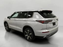 Mitsubishi Outlander SE S-AWC 2026 — side view