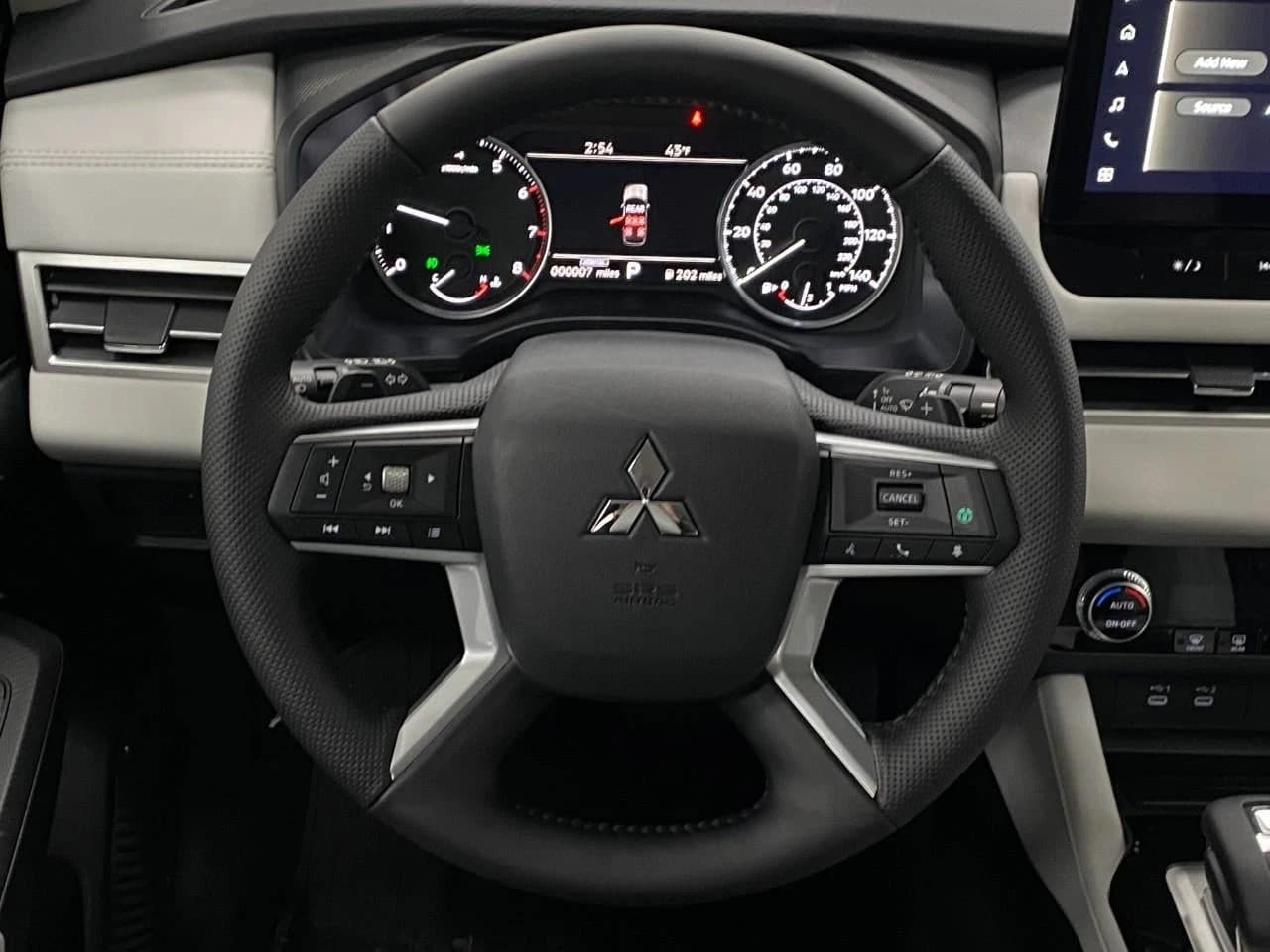 Mitsubishi Outlander SE S-AWC 2026 — side view