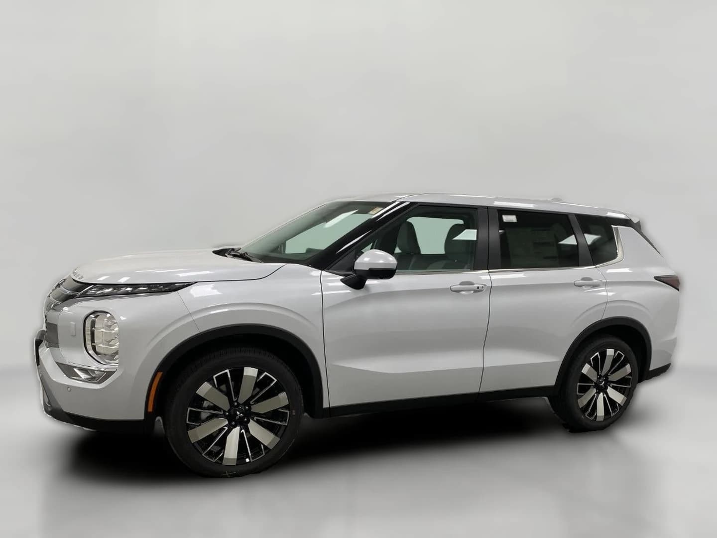 Mitsubishi Outlander SE S-AWC 2026 — side view