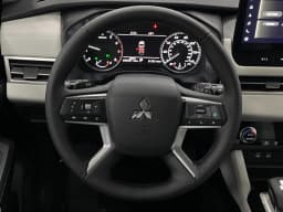 Mitsubishi Outlander SE S-AWC 2026 — side view
