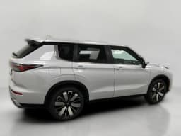 Mitsubishi Outlander SE S-AWC 2026 — side view