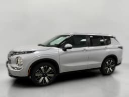 Mitsubishi Outlander SE S-AWC 2026 — side view
