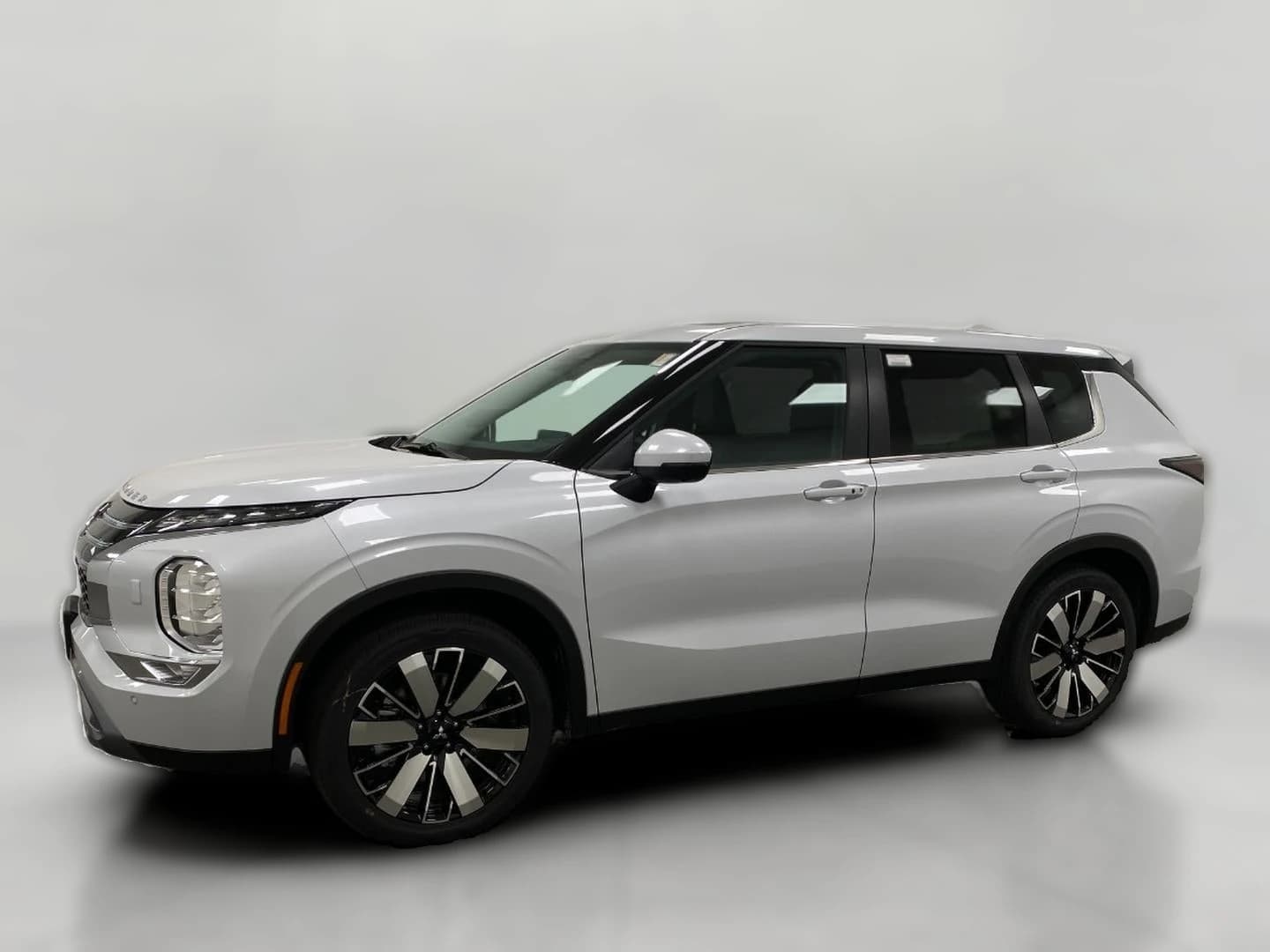 Mitsubishi Outlander SE S-AWC 2026 — side view