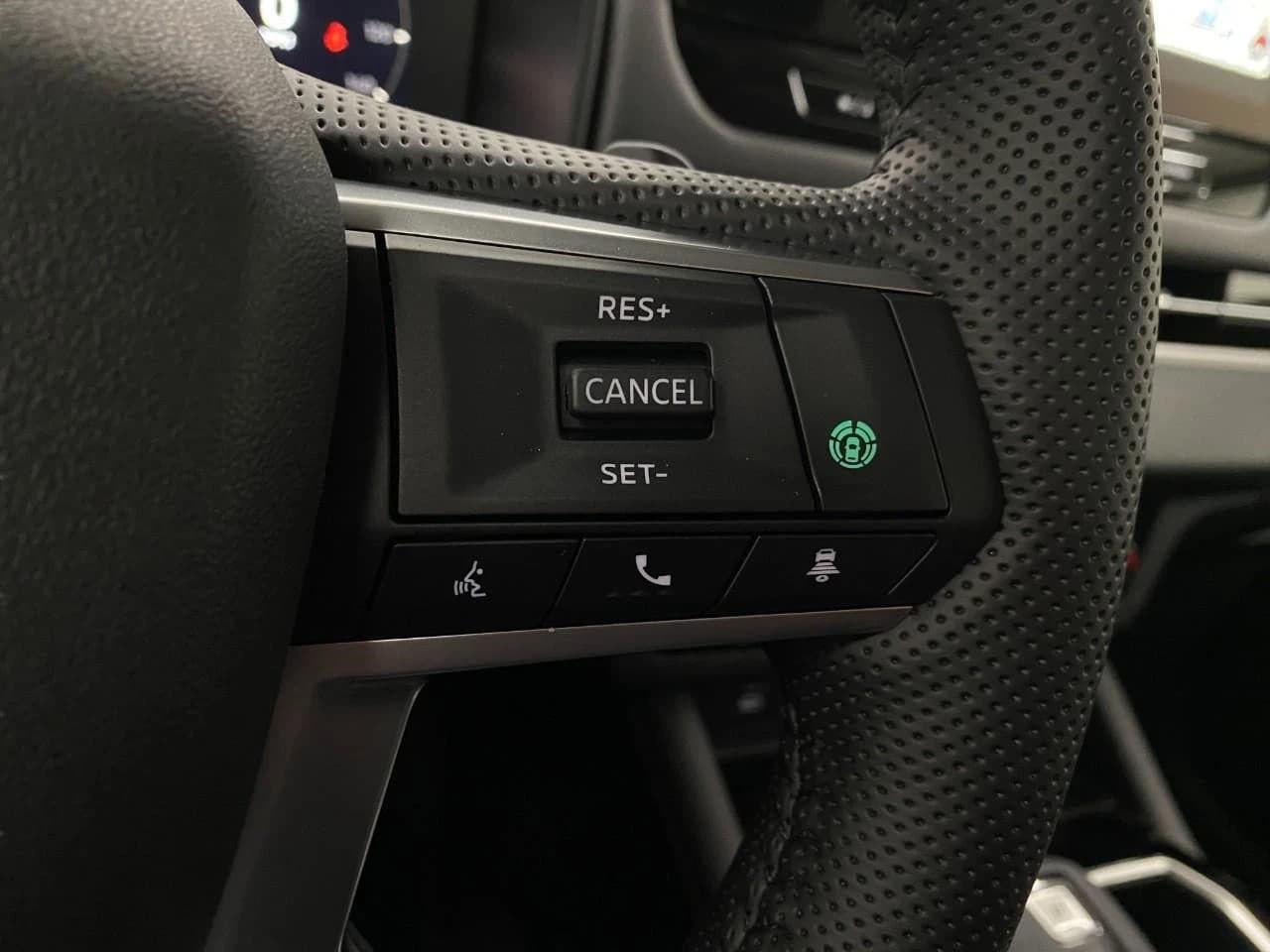 Mitsubishi Outlander SE S-AWC 2026 — side view