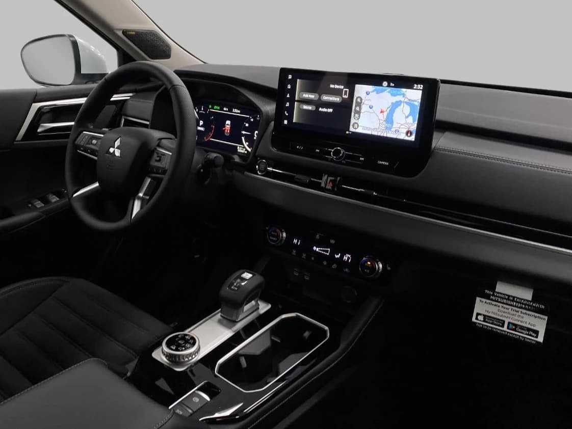 Mitsubishi Outlander SE S-AWC 2026 — side view