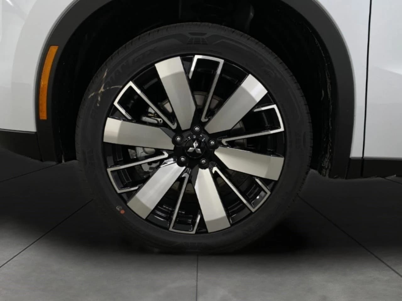 Mitsubishi Outlander SE S-AWC 2026 — side view