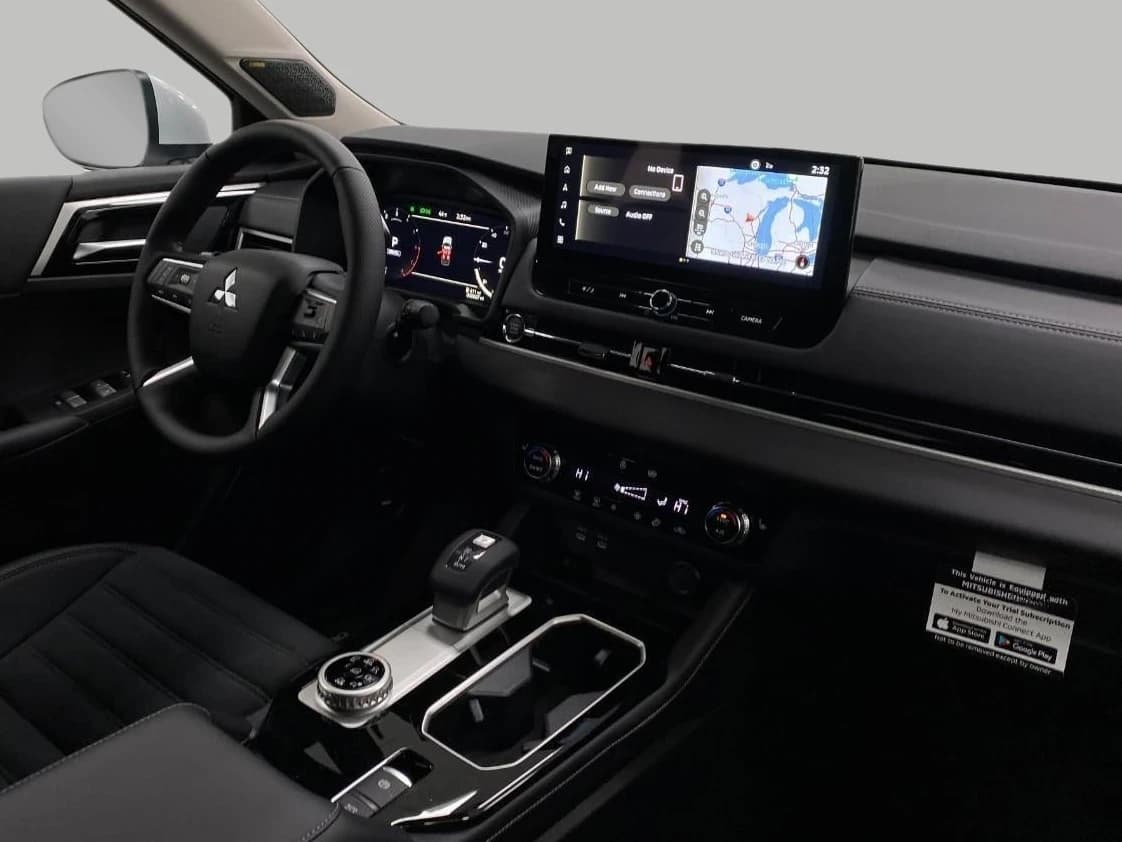 Mitsubishi Outlander SE S-AWC 2026 — side view