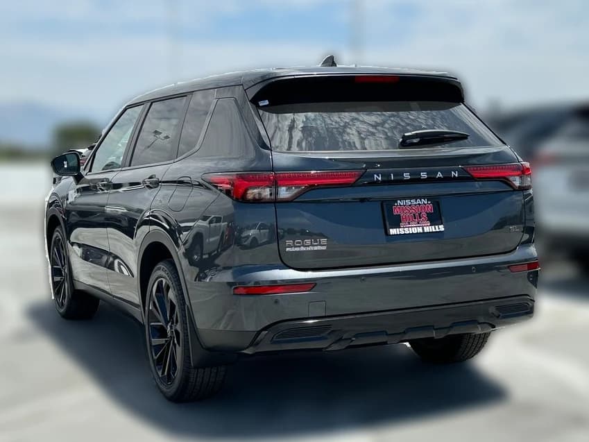 Nissan Rogue Plug-In Hybrid SL AWD 2026 — side view