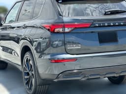 Nissan Rogue Plug-In Hybrid SL AWD 2026 — side view