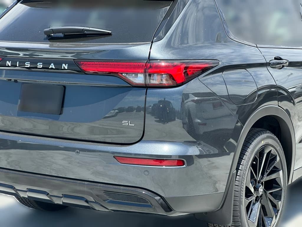 Nissan Rogue Plug-In Hybrid SL AWD 2026 — side view