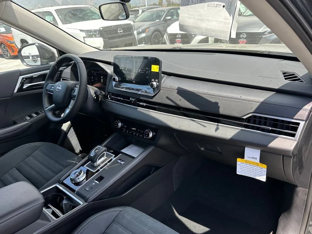 Nissan Rogue Plug-In Hybrid SL AWD 2026 — side view