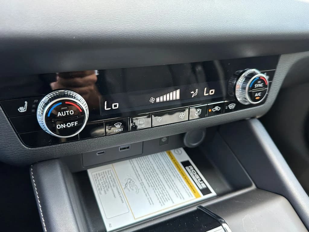 Nissan Rogue Plug-In Hybrid SL AWD 2026 — side view