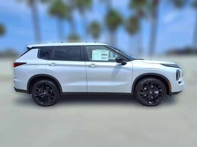 Nissan Rogue Plug-In Hybrid SL AWD 2026 — side view