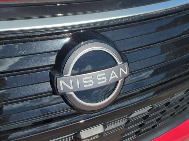 Nissan Rogue Plug-In Hybrid Platinum AWD 2026 — side view