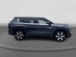 Mitsubishi Outlander Plug-In Hybrid SE S-AWC 2026 — side view
