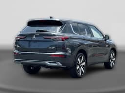 Mitsubishi Outlander Plug-In Hybrid SE S-AWC 2026 — side view