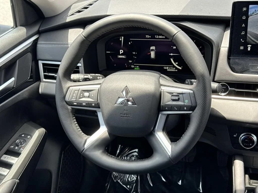Mitsubishi Outlander Plug-In Hybrid SE S-AWC 2026 — side view