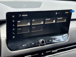 Mitsubishi Outlander Plug-In Hybrid SE S-AWC 2026 — side view