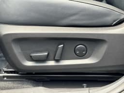 Mitsubishi Outlander Plug-In Hybrid SE S-AWC 2026 — side view