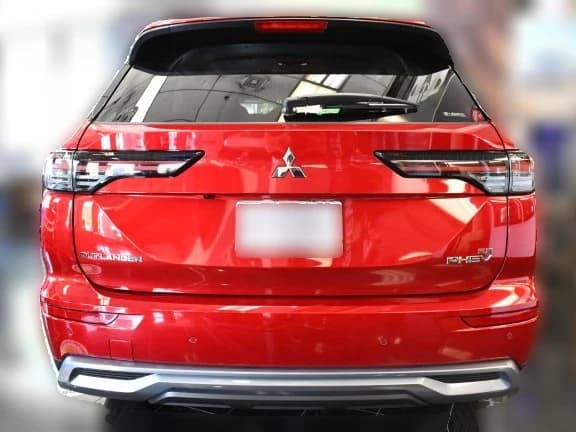 Mitsubishi Outlander Plug-In Hybrid SE S-AWC 2026 — side view