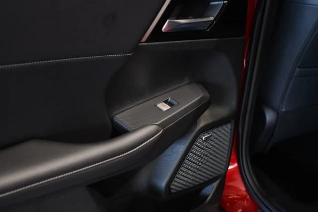 Mitsubishi Outlander Plug-In Hybrid SE S-AWC 2026 — side view