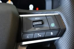 Mitsubishi Outlander Plug-In Hybrid SE S-AWC 2026 — side view