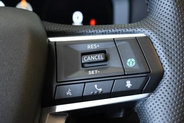 Mitsubishi Outlander Plug-In Hybrid SE S-AWC 2026 — side view