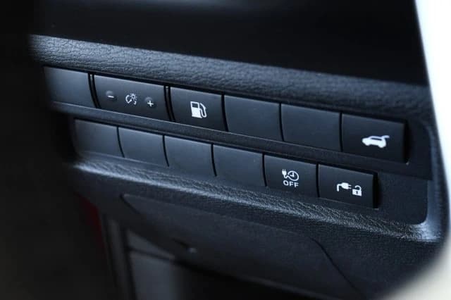 Mitsubishi Outlander Plug-In Hybrid SE S-AWC 2026 — side view
