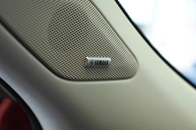 Mitsubishi Outlander Plug-In Hybrid SE S-AWC 2026 — side view