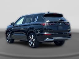 Mitsubishi Outlander Plug-In Hybrid SE S-AWC 2026 — side view