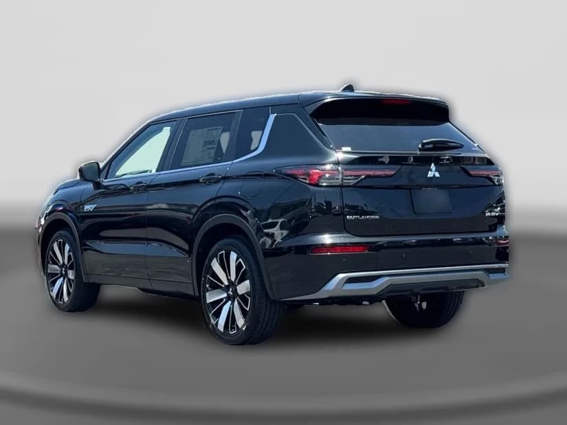 Mitsubishi Outlander Plug-In Hybrid SE S-AWC 2026 — side view