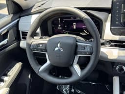 Mitsubishi Outlander Plug-In Hybrid SE S-AWC 2026 — side view