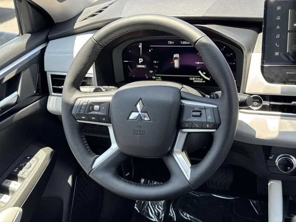 Mitsubishi Outlander Plug-In Hybrid SE S-AWC 2026 — side view