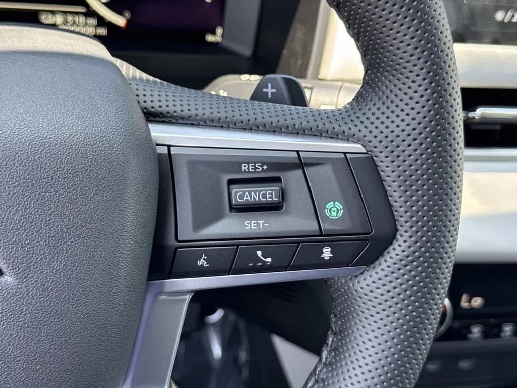 Mitsubishi Outlander Plug-In Hybrid SE S-AWC 2026 — side view
