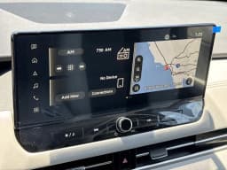 Mitsubishi Outlander Plug-In Hybrid SE S-AWC 2026 — side view