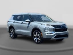 Mitsubishi Outlander Plug-In Hybrid SE S-AWC 2026 — side view