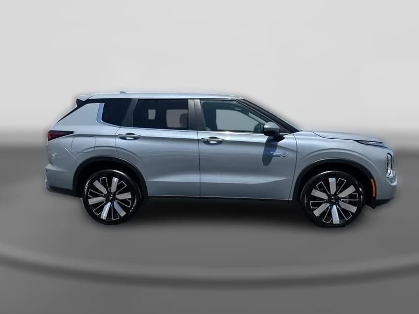 Mitsubishi Outlander Plug-In Hybrid SE S-AWC 2026 — side view