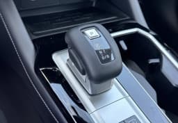 Mitsubishi Outlander Plug-In Hybrid SE S-AWC 2026 — side view